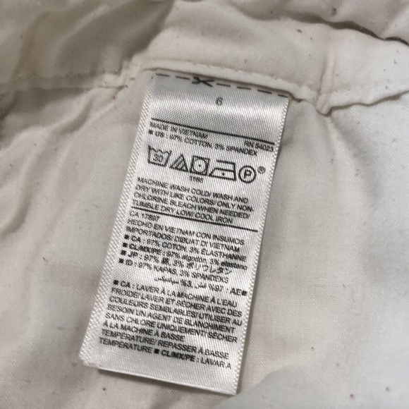 OLD NAVY 3’ WHITE SHORTS WITH POCKETS SIXE 6 - Picture 4 of 7